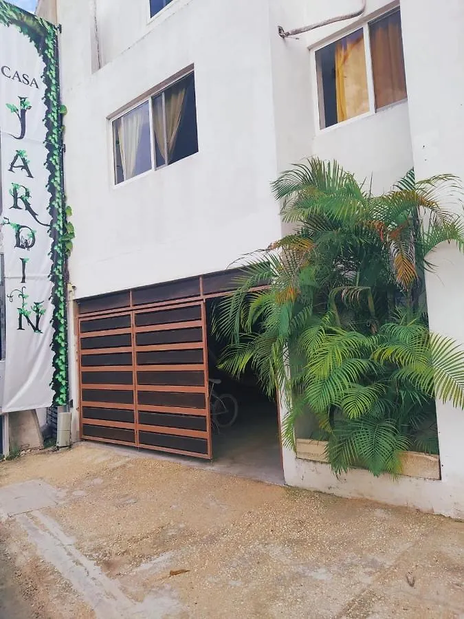 Hostal Jardin Mahahual Albergue